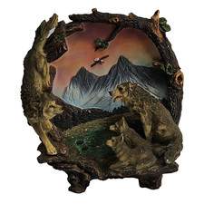Classic Wildlife 3D Wolf Collectors Plate with Stand 8