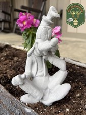 Goofy Disney Garden Statue Flower Decor Festival Epcot Parks Gift Valentine’s picture