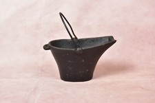 VINTAGE MINIATURE CAST IRON COAL Bucket Scuttle W/ Bail Handle picture