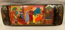 Rare VINTAGE RUSSIAN HOLUI HAND-PAINTED LACQUER TRINKET BOX, Artist Signed picture
