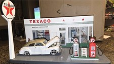 Danbury Mint  Vintage TEXACO Gas Station Display NEW Original Box picture