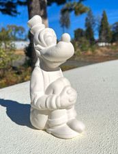 Walt Disney Productions Goofy White Figurine 7-9.9