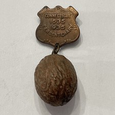 Vintage Connecticut 1635-1935 Tercentenary Pin Wooden Butternut Nut Souvenir picture