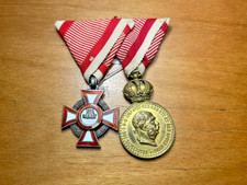 Original WW1 Austrian Officers Medal Bar with Military Merit Cross and Medal picture