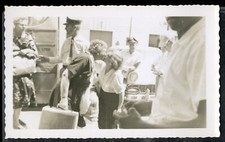 Vintage Photo CHARTER BUS ARRIVES GREETINGS FROM FAMILY TAXI DRIVER TAXI 1950's picture