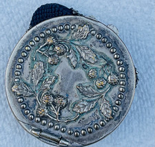 Antique Pre-1930 Silver-Tone Round Hinged Floral Compact w/ Beaded Mesh Pouch picture