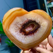 280G Natural red agate heart shaped quartz crystal gem mineral specimen picture