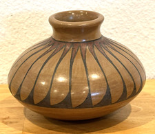 IMPORTANT RARE HTF R. (ROSA) CAMACHO SIGNED MATA ORTIZ MEXICAN POTTERY 2.5