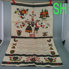 Vintage 1978 Linen Calendar Tea Towel Homestead Pennsylvania Dutch Tole Vase picture