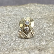 Vintage 14K Yellow Gold  & Diamond Past Master Masonic Lapel Pin picture
