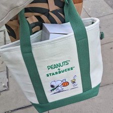 2026 Starbucks Peanuts Snoopy Tote Bag Fall Limited Edition Daily Bag New picture