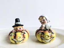 LEFTON Salt & Pepper Shakers Pilgrim Pumpkin JOL Girl Boy 1956 Halloween kitschy picture