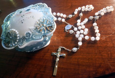 Vintage AFCO Sterling Silver White Moonglow Rosary & Vtg Painted Milk Glass Case picture