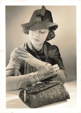 1938 New Doeskin Gloves Fashion Accessories Woman With Handbag Photo 5X7 picture