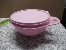 Tupperware Thatsa Bowl W/Lid Pink 6 Cups Free USA Shipping picture