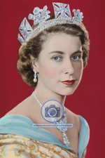 QUEEN ELIZABETH II OF ENGLAND WEARING CROWN 4X6 PHOTO POSTCARD picture