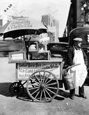 1936 West St. NYC Hot Dog & Lemonade Cart 8