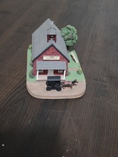 ​Danbury Mint Amish Schoolhouse Zook Schoolhouse Heritage Collection Figurine 93 picture
