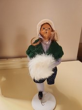 1992 THE SKATERS BRYERS CHOICE FIGURINE BRUNETTE GIRL SKATER 10,5