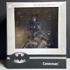 DC Universe Catwoman Statue Jim Lee Diamond Select GameStop Exclusive NEW picture