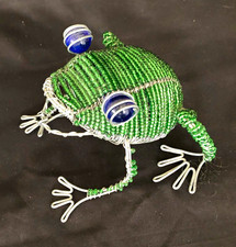 Hey Frog People Handcrafted Green Bead Wire Frog with Blue Eyes Mint Condition picture