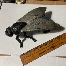 VINTAGE BLACK PAINTED CAST IRON FLY. DECORATIVE NOVELTY paperweight picture