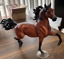 Breyer 2005 Huckleberry Bey “Sham” Model picture