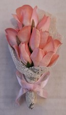 1992 Vintage AVON BOUQUET of LOVE PIN PINK SILK ROSES & LACE picture