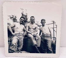 Original WWII Photo 3 Shirtless US Servicemen Military Camp Candid 1940s Snapsho picture