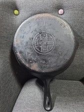 GRISWOLD CAST IRON #8  SKILLET Large Logo 11