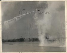 1925 Press Photo Planes lay smokke in aerial display at Back Bay in Boston picture