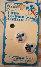 VTG Little Bo-tique 2 Buttons 1/2” Plastic Shank Card HUCKLEBERRY HOUND picture