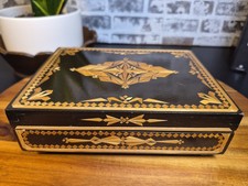 Vintage wooden inlaid with straw material footed trinket box, unsigned picture