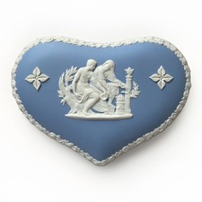 1955 Wedgwood Blue Jasperware Heart Trinket Box Sacrifice to Asclepius England picture