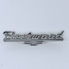 Vintage Fleetwood Chevrolet Chevy Emblem Bow Tie Logo Metal Script Letters picture