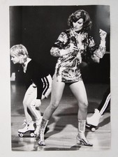 Raquel Welch Roller Skates Dancers Really Raquel Terry O'Neill 1970s Photo picture