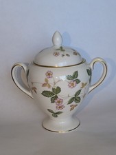 Wedgwood  Bone China WILD STRAWBERRY Lidded Sugar Bowl picture