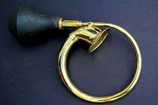 DEURA CIRCULAR BRASS BULB HORN vintage antique old car taxi clown picture