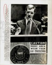 1976 Press Photo Senator Ted Strickland Speaks Unaware of Sign on Podium, CO picture