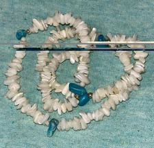 Authentic Vtg 1970's Hawaiian Puka Chip Shell & Blue Howlite Surfer Necklace 16” picture