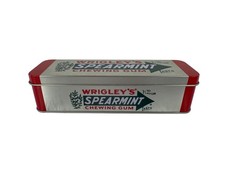 Vintage Wrigley's Spearmint Tin with Packets of Gum 7
