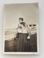 VTG 1920s Fashion Two Women Plus Size Ornate Chair Outdoors Lawn B&W Photo picture