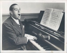 1949 Morton Downey Musician Stage American Talk Show Host Celebrity Photo 7x9 picture