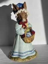 Vtg ROYAL DOULTON Mrs Bunnykins 
