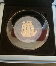 2018 Famous Wedgwood 3 Graces Special Edition Jasperware 5 Pound Ceramic Coin picture