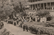 Hotel De Venada California Hot Springs Tulare Co people crowd car RPPC Postcard picture