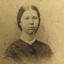 CDV Photo Beautiful Woman Cincinnati Ohio Parted Hair picture