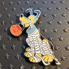 Disney 2026 Cats & Dogs Halloween Costume Mystery Pin Mummy Pluto ONLY picture