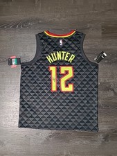 Deandre Hunter signed Atlanta Hawks jersey picture