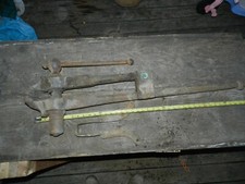  Antique Vtge Blacksmith Post Leg Vise Heavy frame 61 lbs 4.5